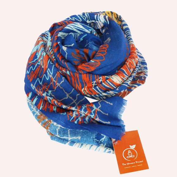 NWT Blue Silken Woolen Scarf Wrap - Picture 4 of 5